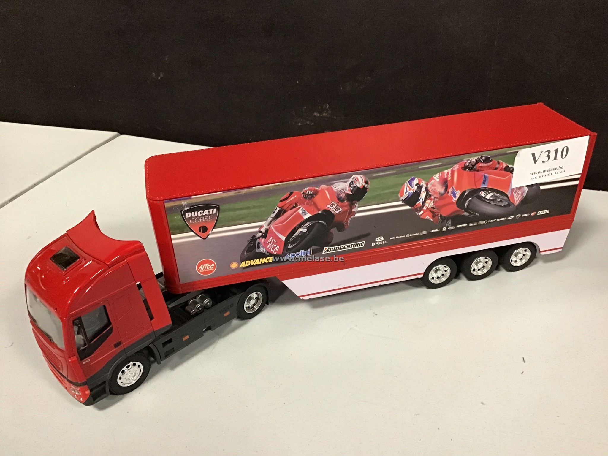 Miniatuur vrachtwagen "Ducati"
