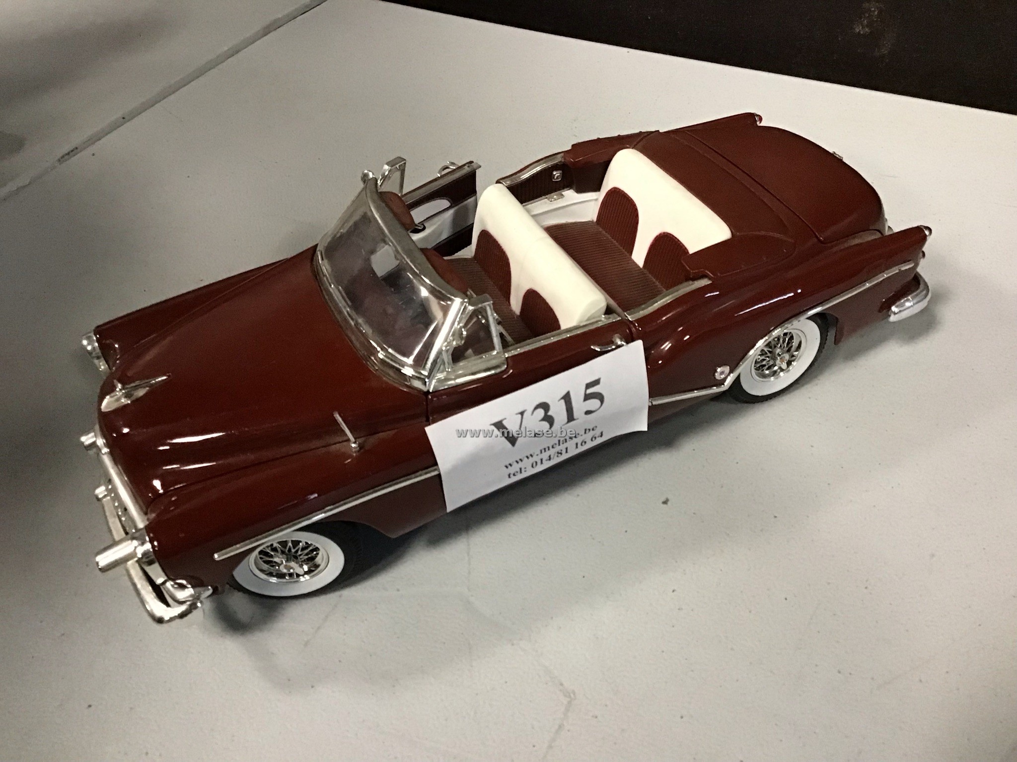 Miniatuur auto "Buick - bordeaux"