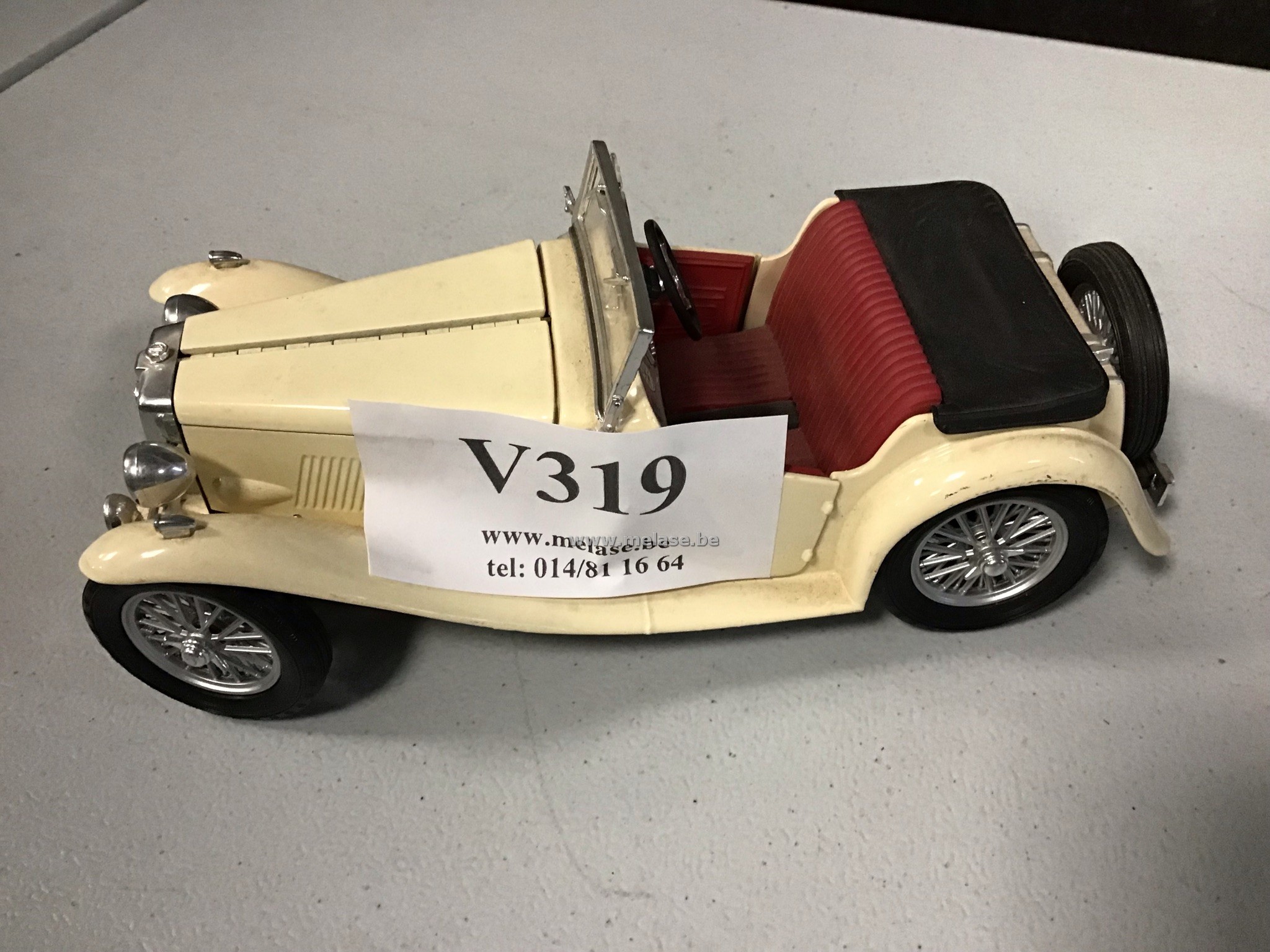 Miniatuur auto "MG TC Midget"
