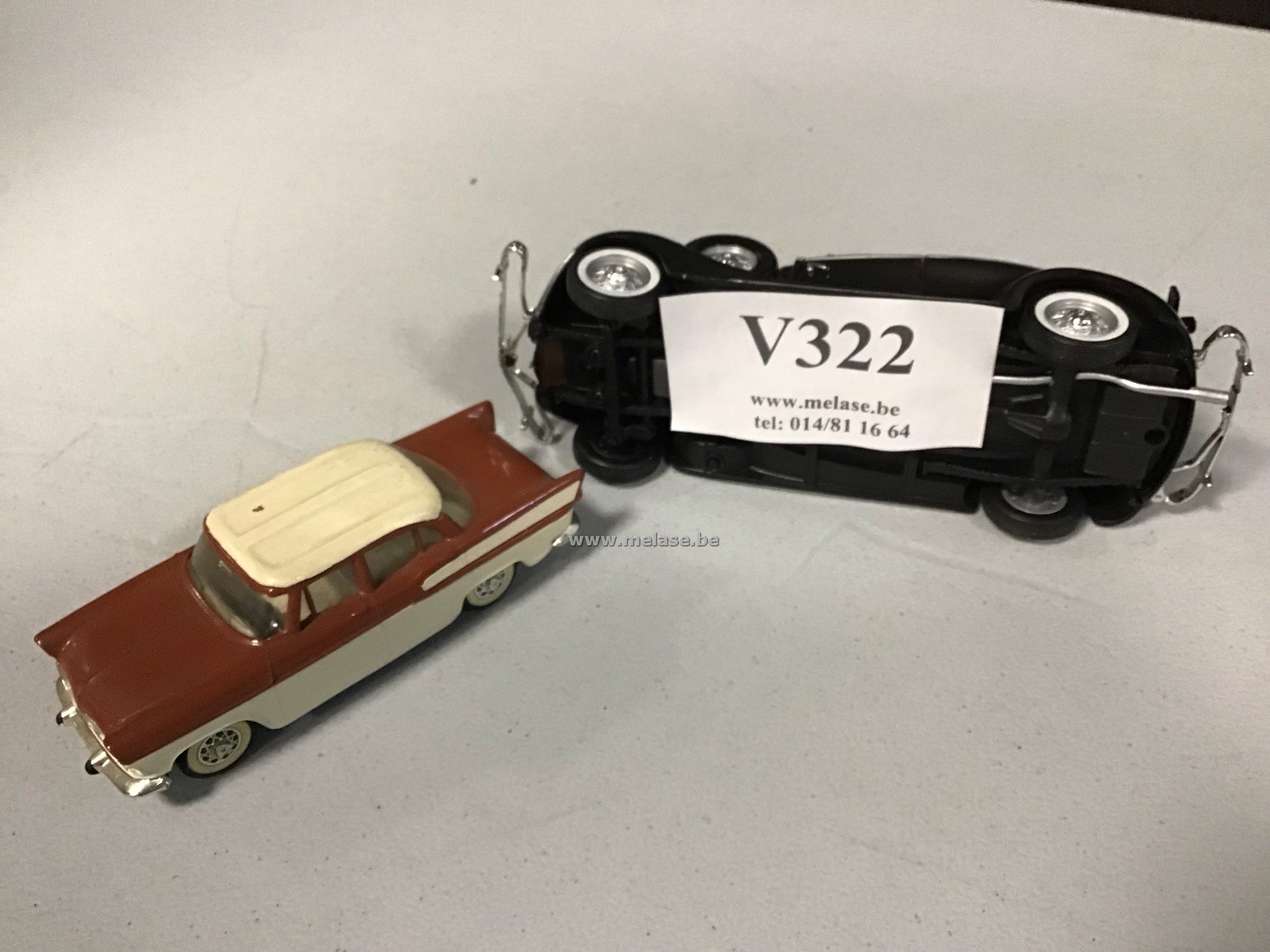 Miniatuur auto's "zwarte Simca + cabrio"
