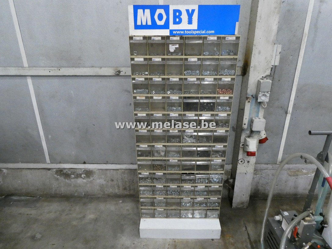 Magazijnkastje + inhoud