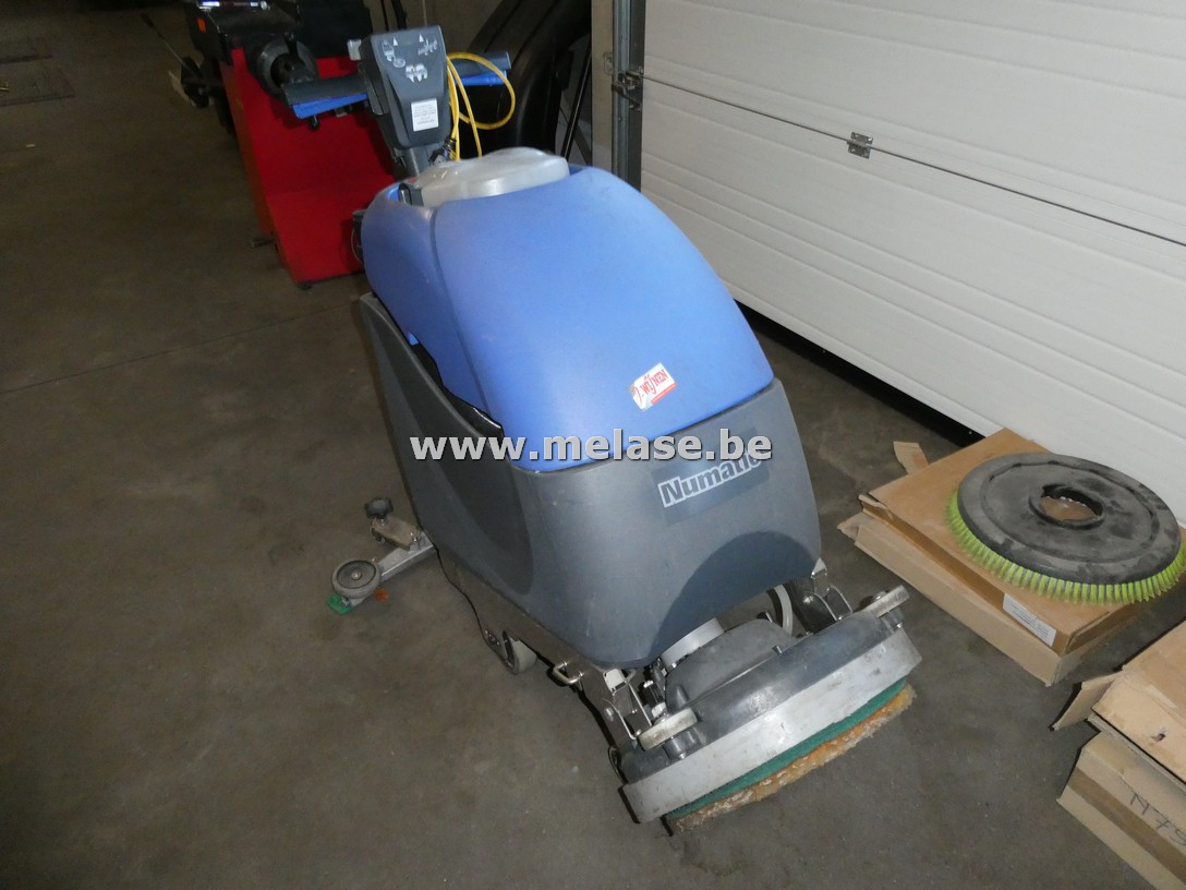 Schrobmachine "Numatic"