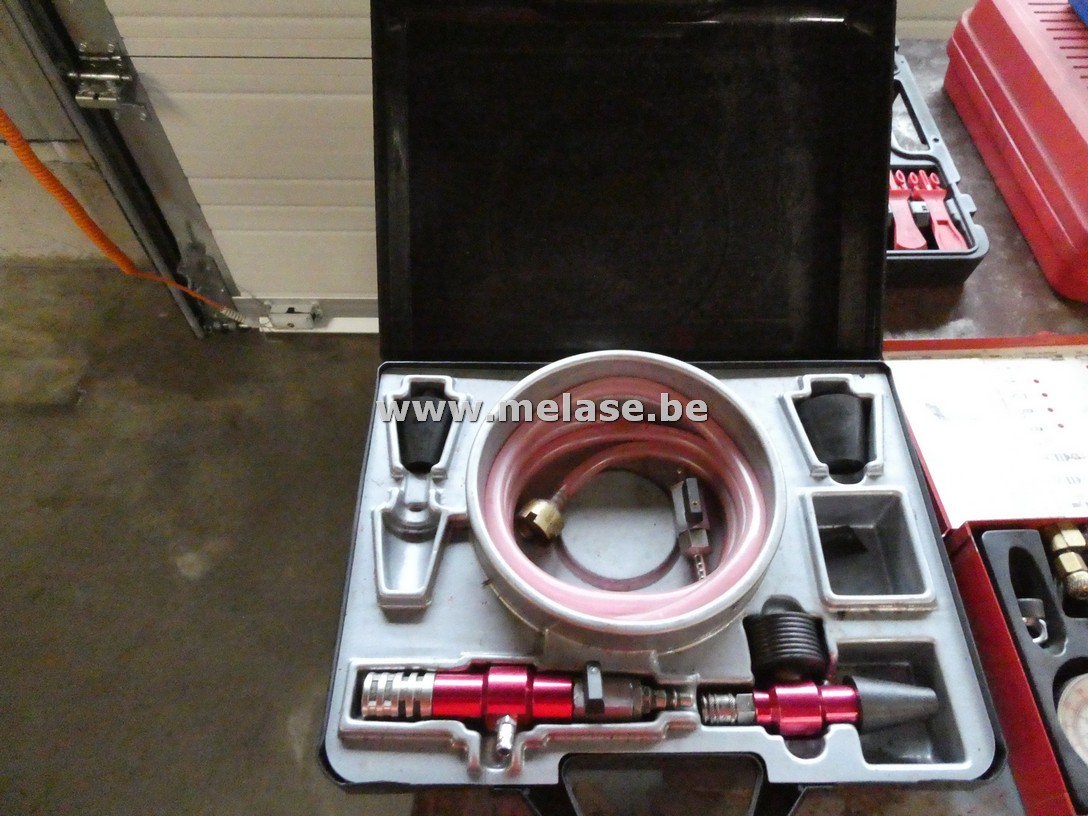 Koelvloeistof vul/ontluchtingstoestel