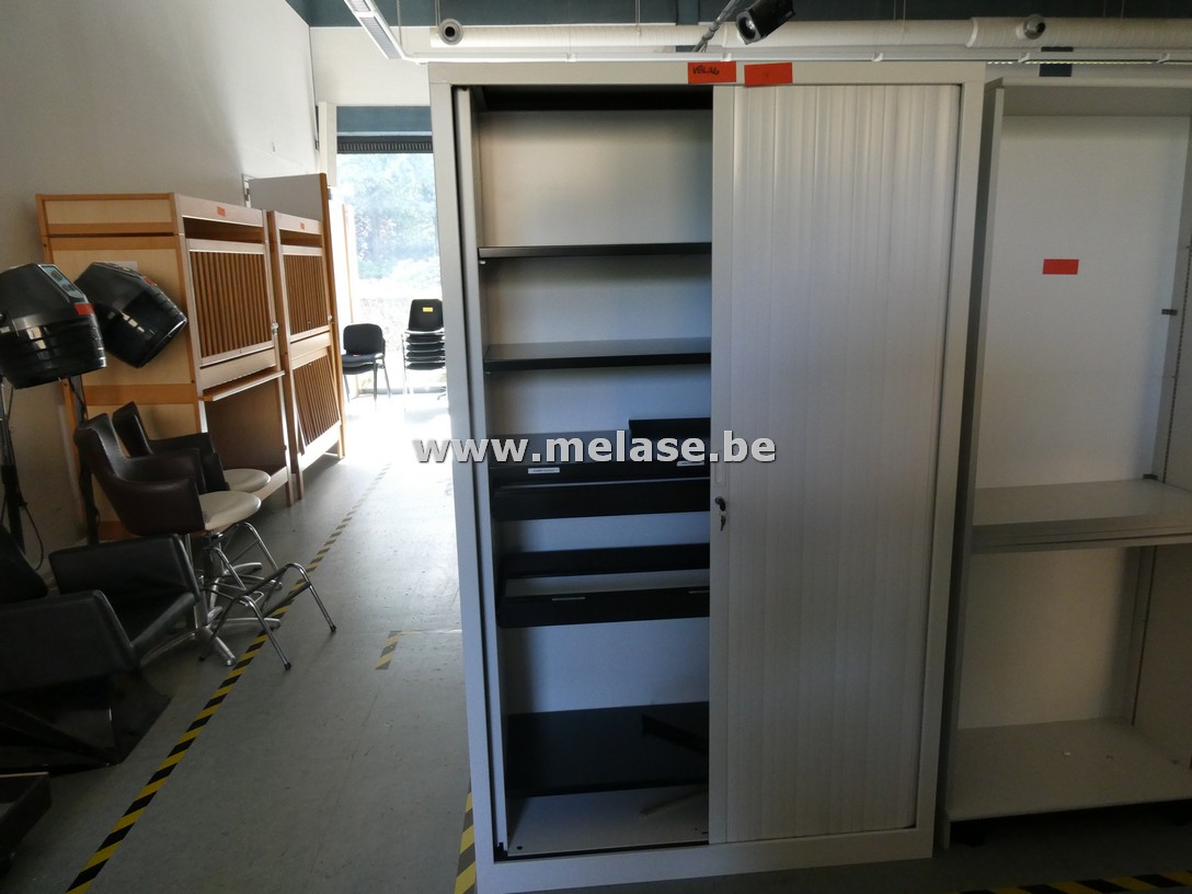 Metalen bureelkast met rolschuifdeur