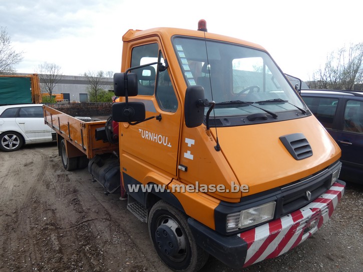 Vrachtwagen met laadkraan Renault