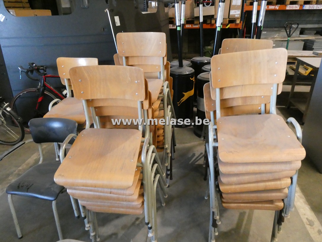 Stoelen "rug en zit in hout"