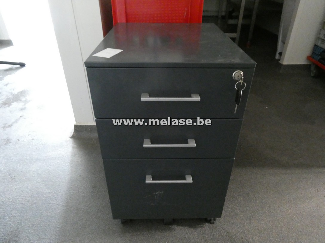 Metalen ladekastje
