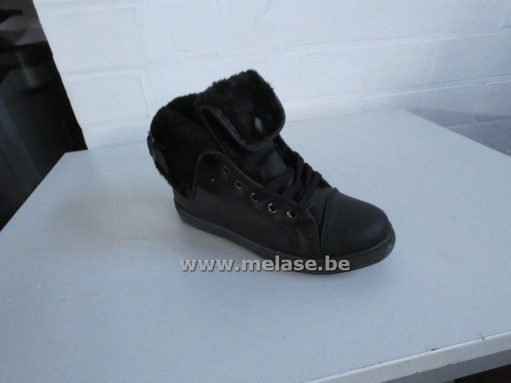 Merkloos "zwart/pels"(36)